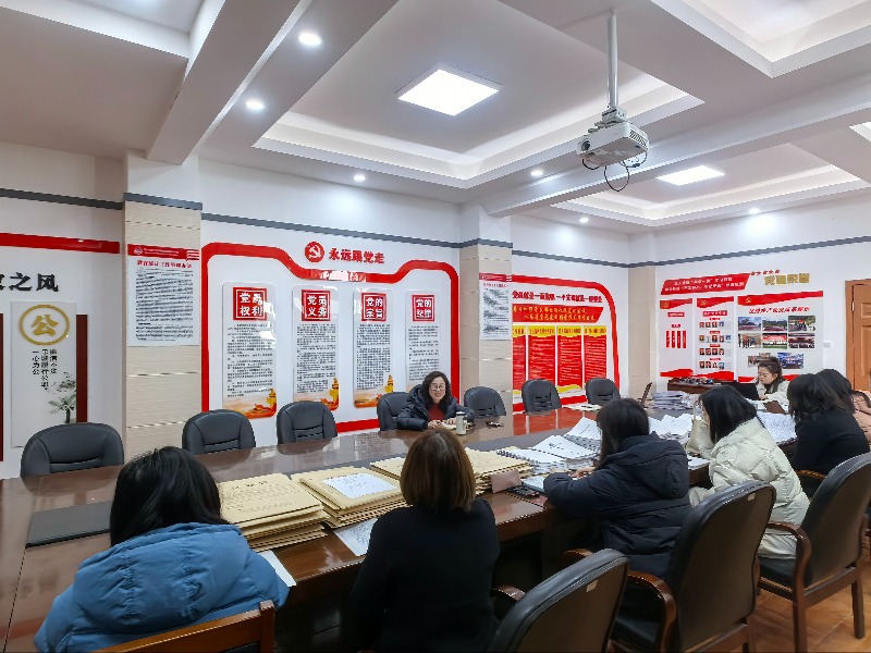 广元职高召开思政课教师座谈会